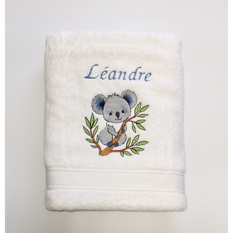 Serviette brodée personnalisée avec prénom et motif Koala sur le branche